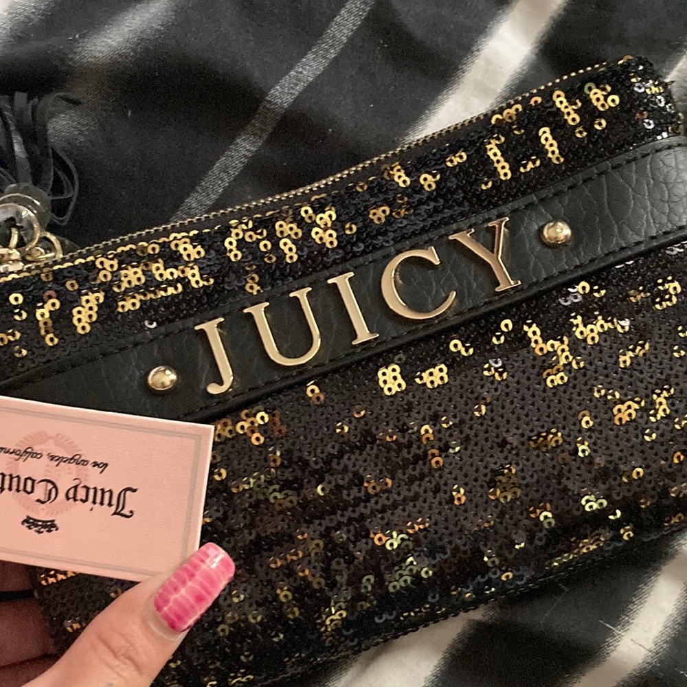 Juicy Wristlet